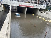 桃園地下道淹水　LED警示失靈挨批