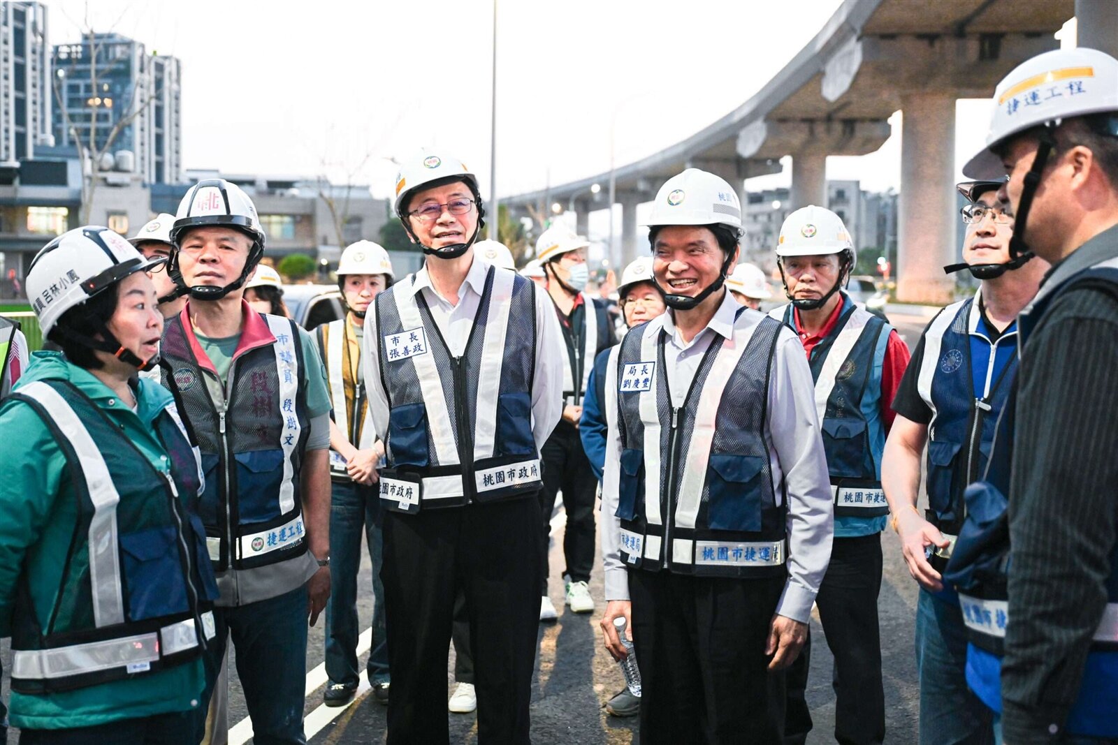 桃園市長張善政視察新闢道路「德和路一段」工程。圖:市府提供