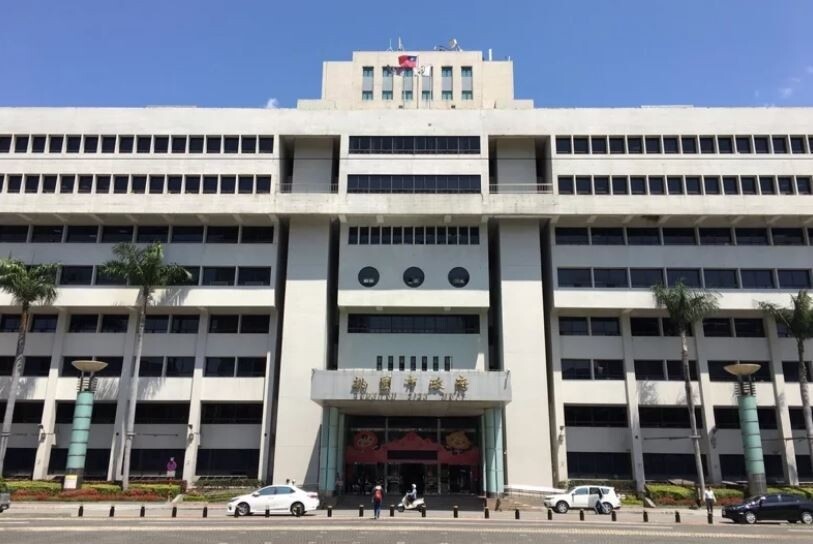 桃園市游姓女子去年產下男嬰後,因無力扶養送至新竹某處檳榔攤,由友人幫忙照顧,結果至今9個月避不見面。桃園市社會局今表示,該案已由新竹縣社福中心開案服務中。圖為桃園市政府。本報資料照片