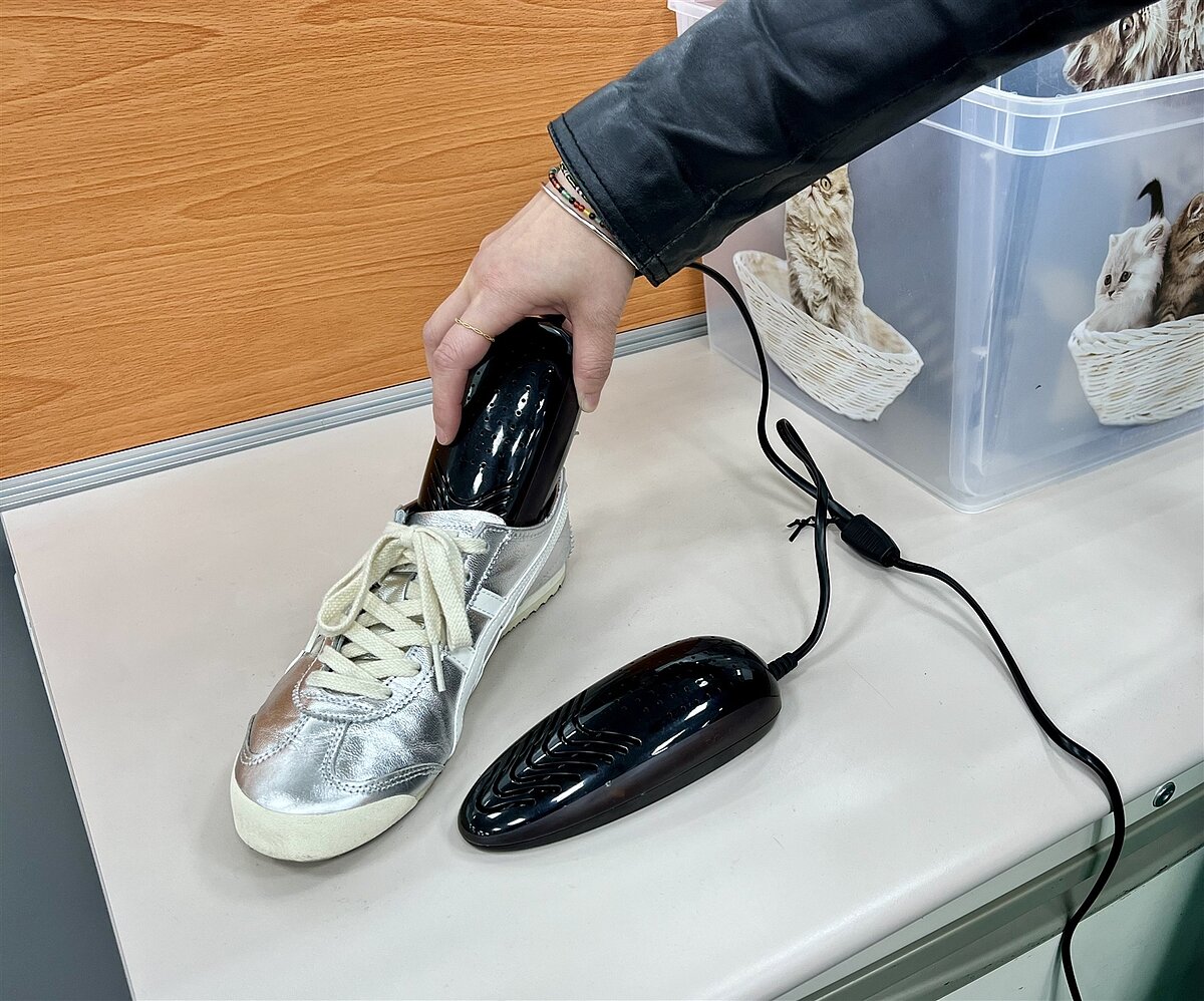 特力屋攻除溼抗潮商機,辦公室除溼小物買氣激增。圖/特力屋提供