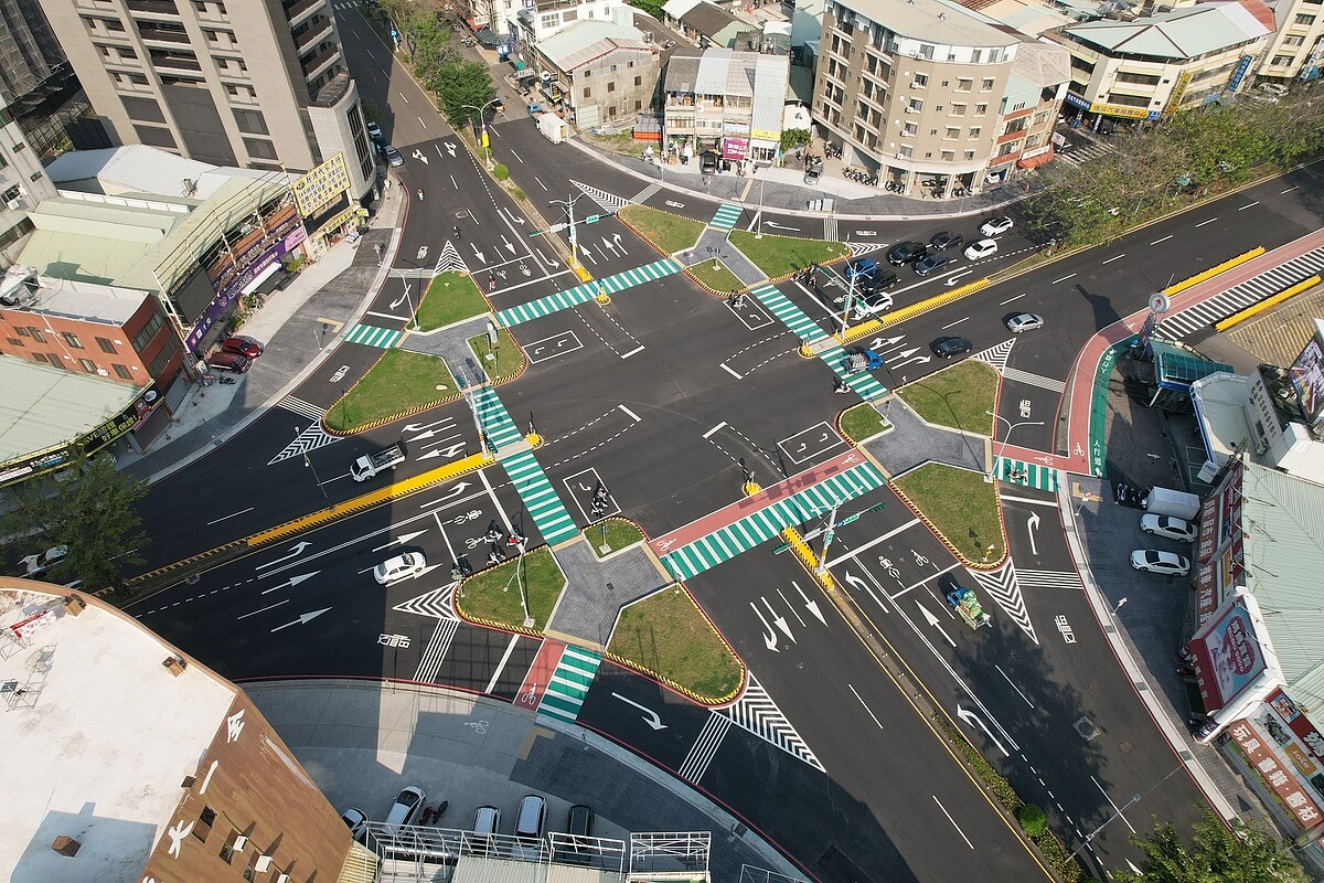 忠明南路斥資1.54億改善完工。圖/台中市建設局提供