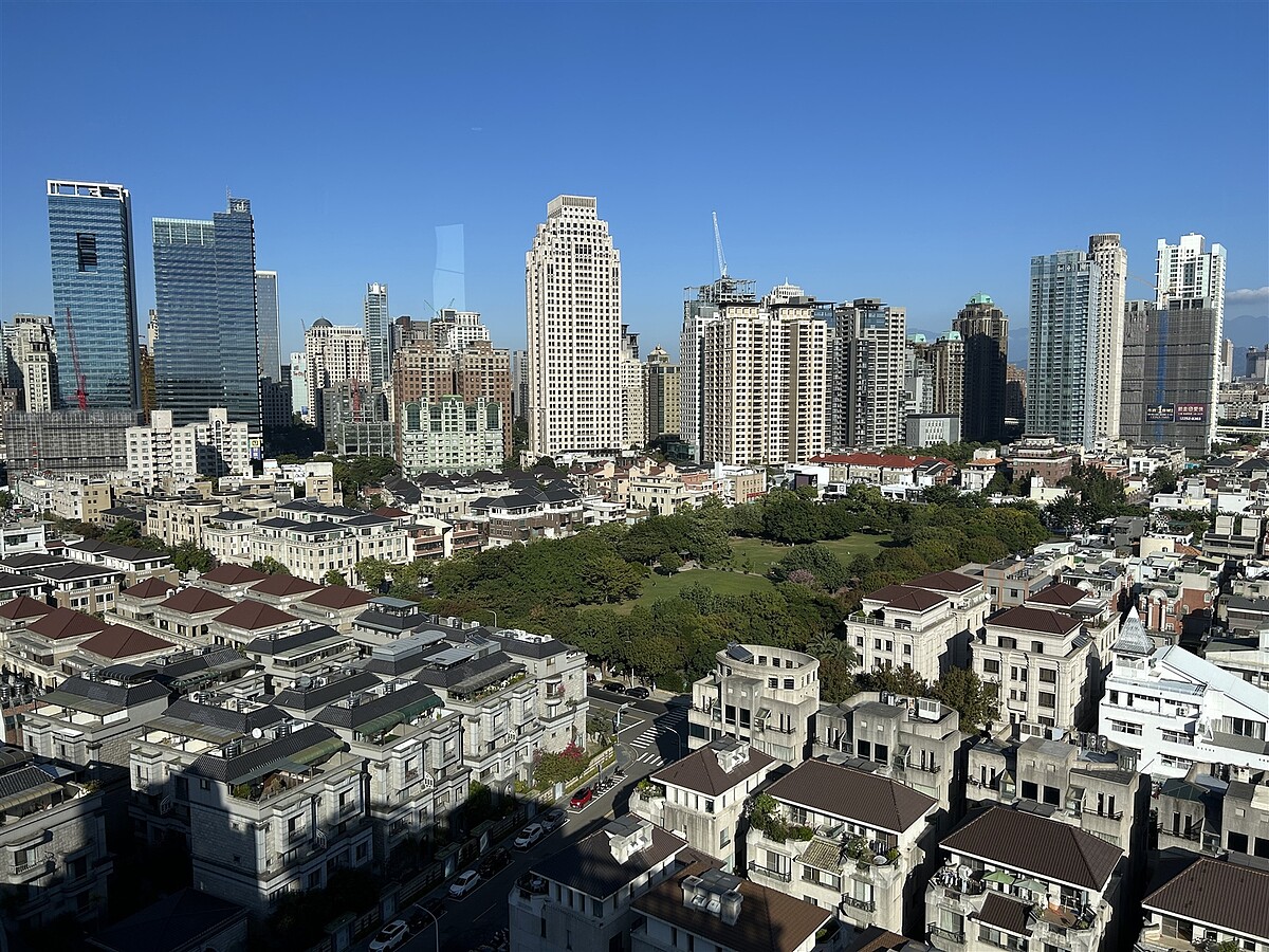 在美國關稅政策+台幣升值夾擊下,國內房市已進入觀望且明顯降溫階段。記者宋健生/攝影