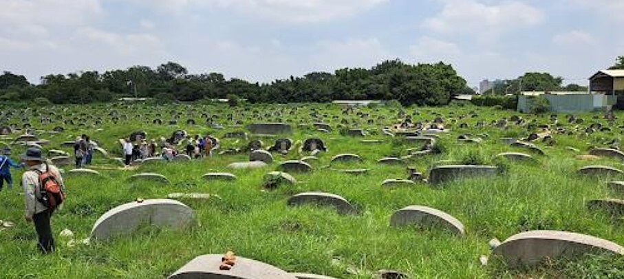 台南市文化局公布南山公墓登錄文化景觀的審議結果，以「尚未符合文化景觀登錄基準」決議不登錄。圖／重現府城水文促進會提供
