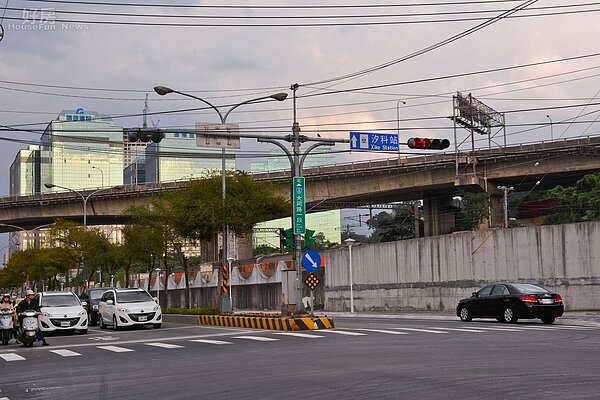 汐止區攻略,大同路與樟樹二路交接口,未來台鐵樟樹灣站。(好房News記者 陳韋帆/攝影)