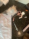 中和旅館驚傳命案！女友返回房間見44歲男陳屍沙發　手上還有針筒