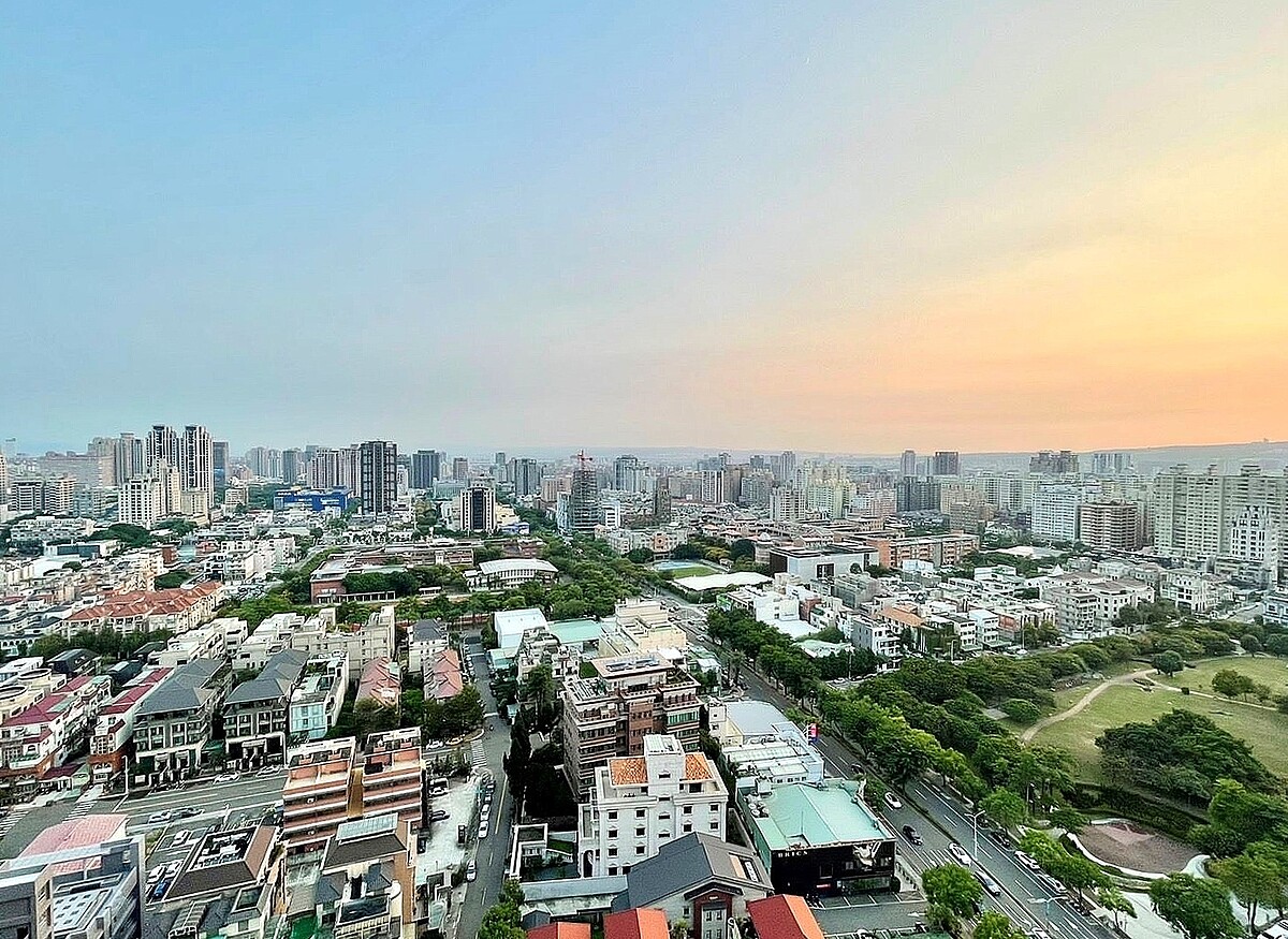 近一年實價登錄數據顯示，台中中區、西屯區的預售屋單價比中古屋單價高出一倍以上。房市示意圖／永慶房產集團提供