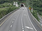 國道5號　匝道10收費站　沒收半毛全拆