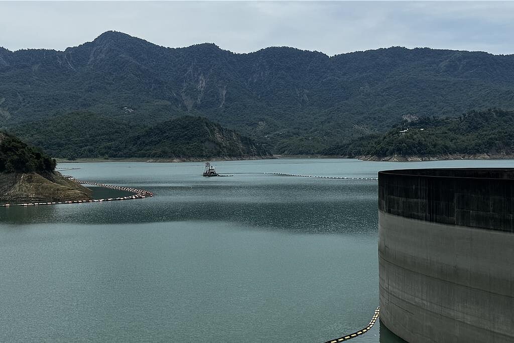 南台灣迎來首波梅雨鋒面,曾文與烏山頭水庫11日至中午止,進帳超過250萬噸,兩水庫平均蓄水率回升至6成3。圖/水利署南區分署提供