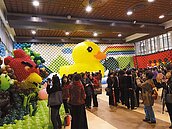 10萬氣球小鴨展　迎接基隆小鴨