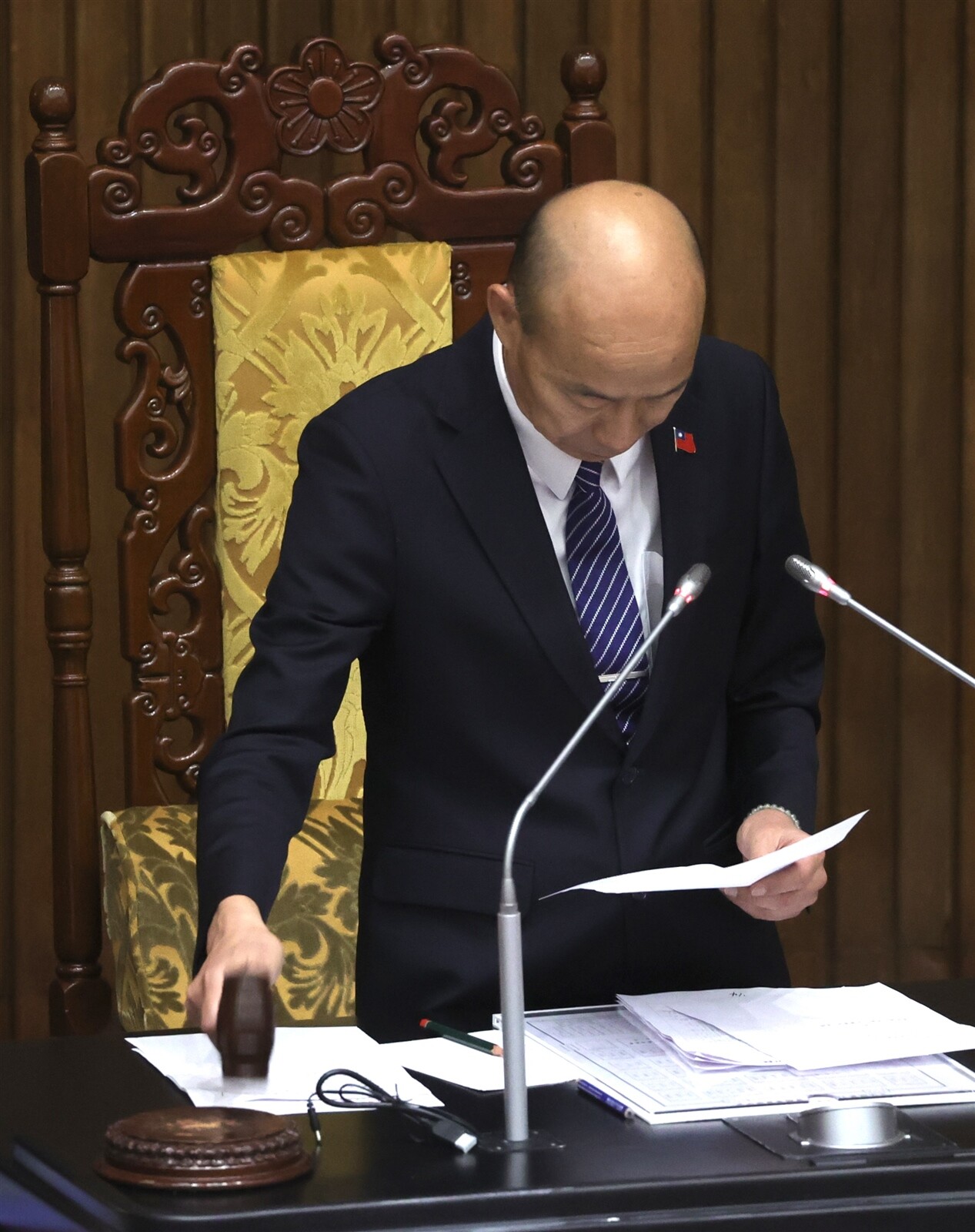 立法院長韓國瑜敲槌宣布核管法修法三讀通過。記者曾吉松／攝影 