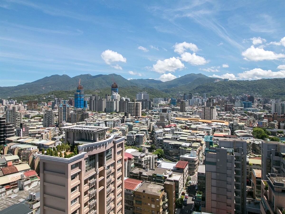 永慶房產集團統計台北市總價帶1500萬元至2000萬元住宅的平均坪數。其中北投區平均可購得31.9坪，為12行政區中最高。房市示意圖／永慶房產集團提供