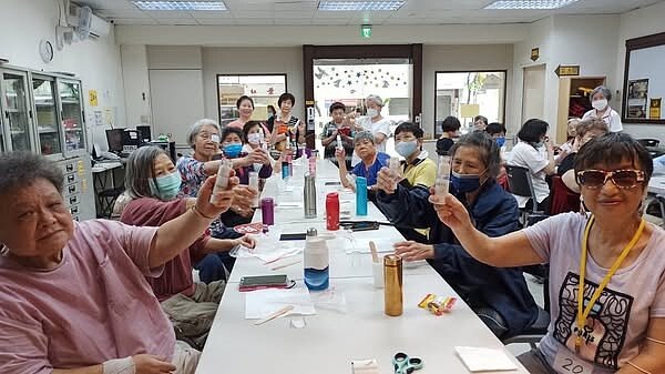 浸信會關懷據點-手作護手乳