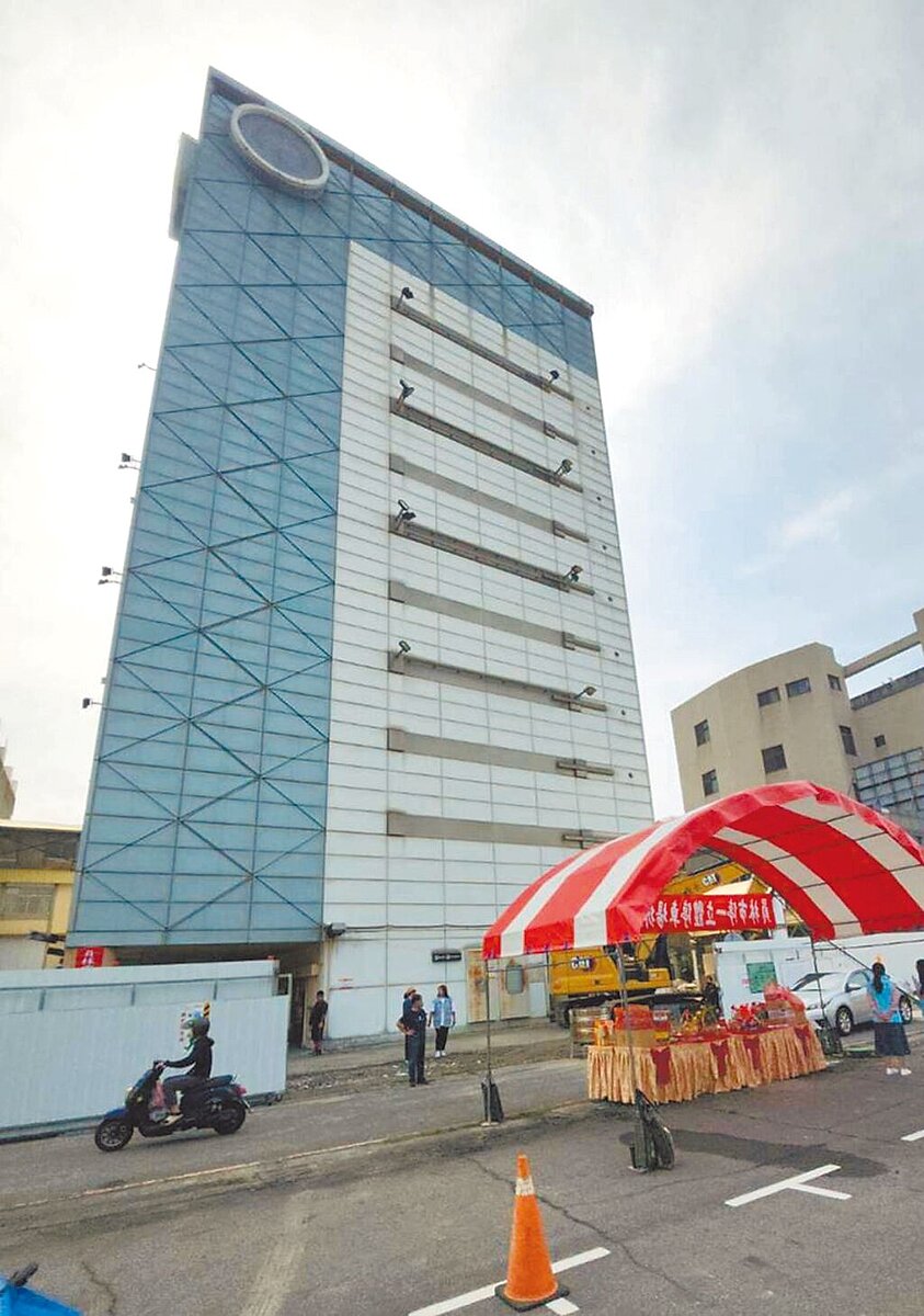 彰化縣員林市停一立體停車場已閒置3年，員林市公所預定最快在9月底前完成拆除作業，未來朝設立商場等方向規畫。圖／員林市公所提供