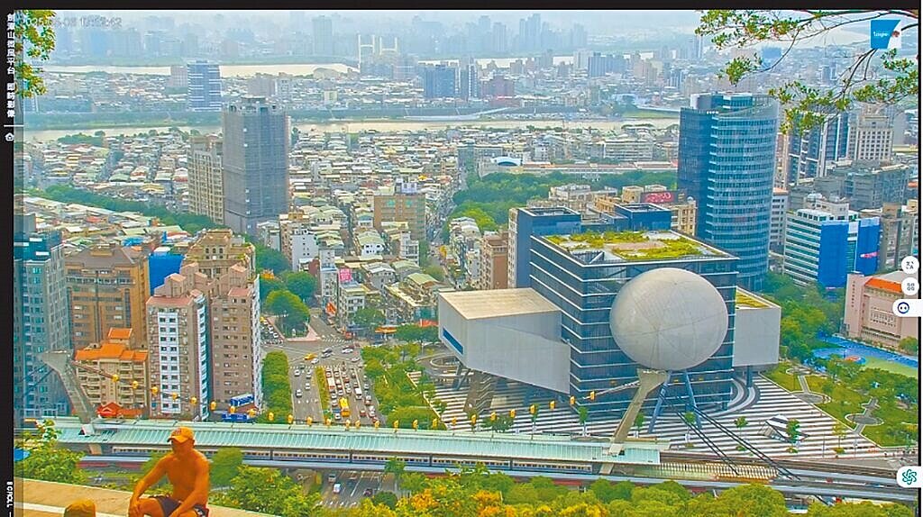 國民黨台北市議員秦慧珠質疑，台北市2021年6月起推出「4K即時影像」，疑似自動移動鏡頭定位不當，不僅有侵犯遊客隱私疑慮，甚至對觀光帶來負面影響。圖為4K即時影像示意圖。圖／台北市議員秦慧珠提供
