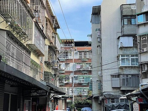 屢見降價售屋　他喊「房市怎麼了」