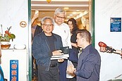 輝達總部樂透　黃仁勳：先不破壞驚喜
