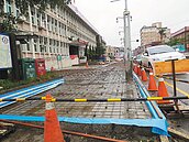 年底要洽公　平鎮市公所卻整地