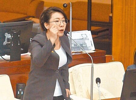 民眾黨台北市議員林珍羽發現,北市寵物殯葬收費不透明,有50克倉鼠火化收5000元,但10公斤大型犬卻收3600元,淪為業者隨意喊價,原因在於無法可管。(本報資料照片)