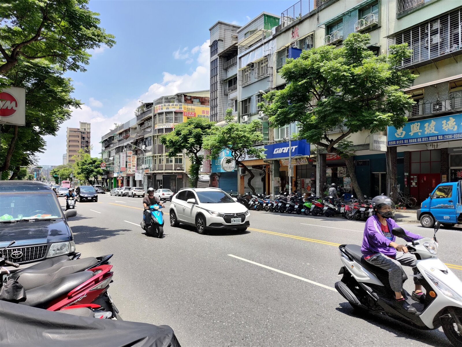 位於文山區環狀線南環段Y4、Y3站交接的木柵路一段，有上百戶居民沒畫入7599公劃區、還有主幹道之一木新路兩側零劃定，遭居民質疑不能大小眼。記者林麗玉／攝影 