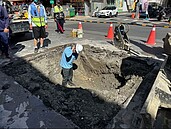 高雄五甲地區自來水管線突破裂　超過2萬戶苦等復水