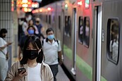 豪雨狂炸「土石淹過橋面」台鐵和仁至崇德間列車一度卡隧道
