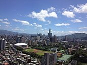 又冷又濕　上月房市旺季不旺