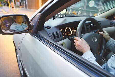 新北市三峽區19日發生重大車禍,肇事者為高齡駕駛,凸顯高齡駕駛已成為道安問題。圖為示意圖。(本報資料照片)