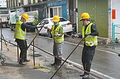 花蓮設圍籬阻通行　地主土地被查封
