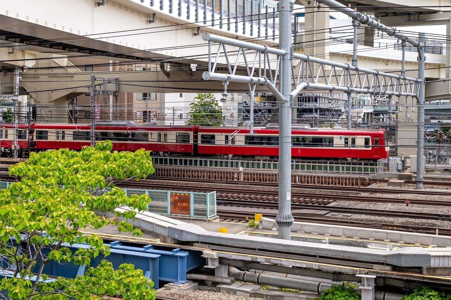 橫濱站是日本最繁忙的車站之一,涵蓋JR東日本、東急電鐵、京急電鐵、相模鐵道、橫濱高速鐵道、橫濱市營地下鐵等6家鐵路公司共11條路線。圖:市府提供