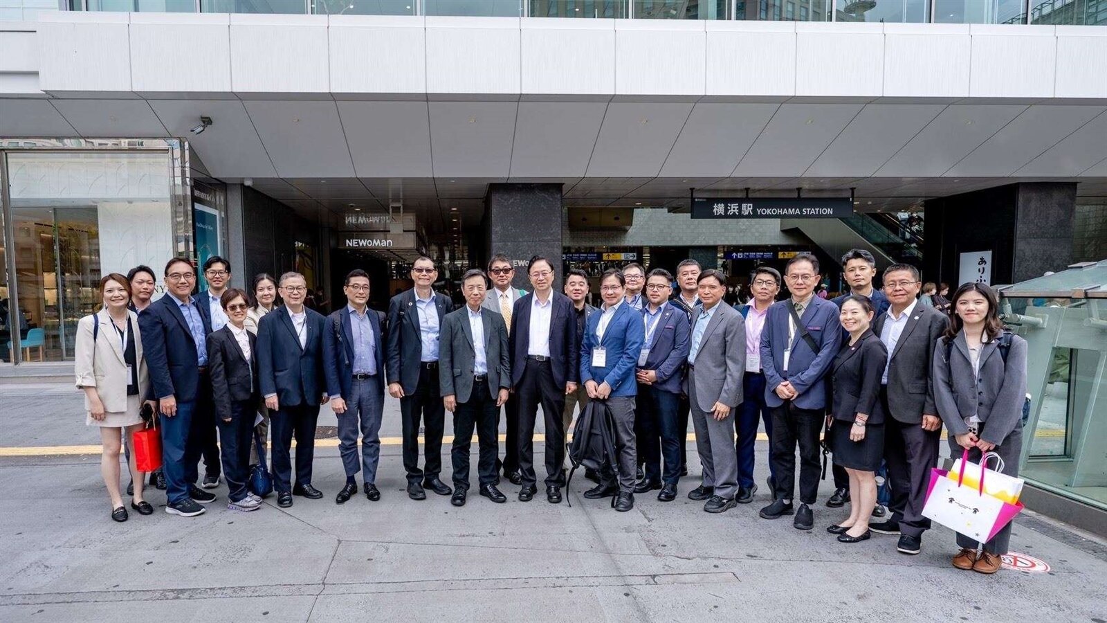 桃園市府此次應台灣軌道經濟發展協會邀請前往東京考察,除借鏡日方軌道經濟發展,亦深度了解推動都市再生。圖:市府提供