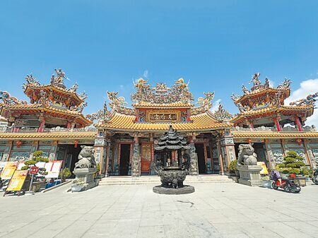 建廟逾百年的台東天后宮是地方重要信仰中心,台東縣政府15日將台東天后宮後方2筆縣有土地贈與廟方。(蔡旻妤攝)