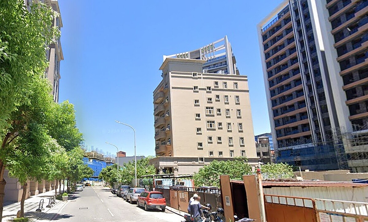 青埔多屋族及高資產客，對房市敏銳度高，釋出的換約產品願意降價、少賺一些趕緊把現金入手。圖／google map
