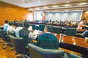 高鐵延伸宜蘭閉門會　挨批黑箱