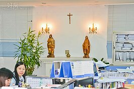 毅太企業董事長洪山川為台灣天主教樞機主教，從辦公室中可看到毅太企業兄弟對信仰之虔誠。(好房News記者 陳韋帆/攝影)