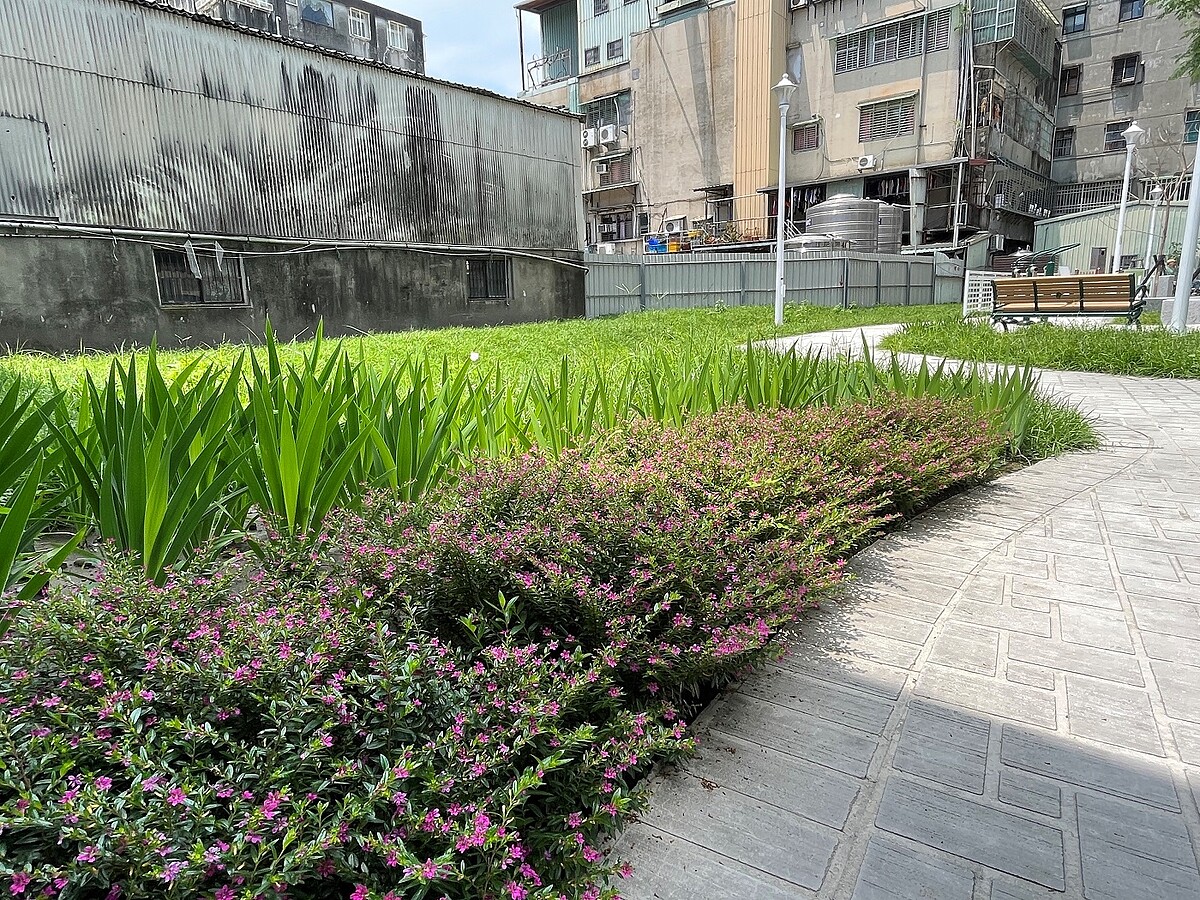 蘆洲區民族路70轉角的兒七公園融入可食地景,未來可結合社區作為推廣農藝環境教育的場域。圖/工務局提供