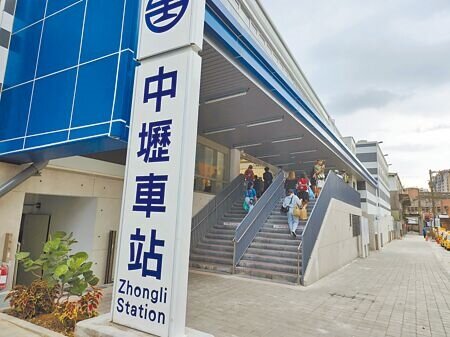 議員建議在楊梅、新竹縣關西、竹北興建軌道建設,圖為台鐵中壢臨時站。(本報資料照片)