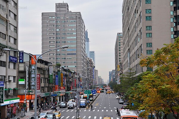 捷運永春站老房,老屋,街景,信義區老屋、老房。(好房News記者 陳韋帆/攝影)