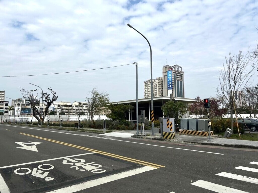 台南平實重劃區全區採右住宅、左商業的功能分區設計。圖片業者提供