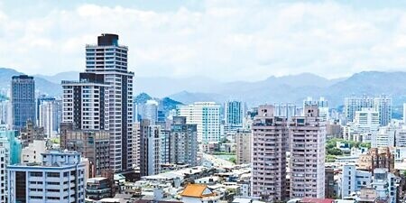 
根據央行書面報告指出，七波信用管制後已逐步見效，但仍有兩大隱憂。圖∕本報資料照片
