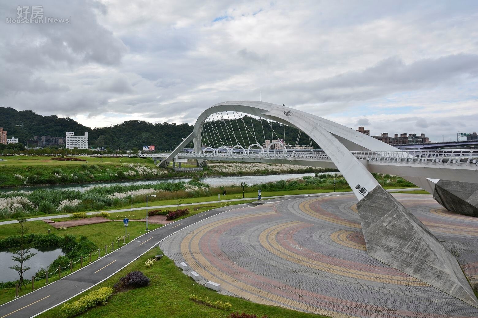 新店區、中和區陽光橋,陽光運動公園,河岸宅、水岸宅、水景宅。(好房News記者 陳韋帆/攝影)
