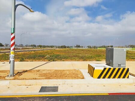 桃園航空城安置街廓重建戶臨時管線費用高,地方痛批市府、台電、民航局溝通嚴重不良。(廖姮玥攝)