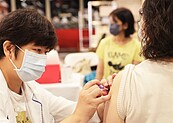 中鏢都不知道！新冠病毒變「超低調」　醫曝最新5症狀：肺部恐現毛玻璃