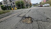 苗栗超大社區「四季山莊」爛路多　縣府協調建商改善