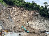 超強梅雨還沒來　「全台最爛路」就坍了…啟動夜間封路