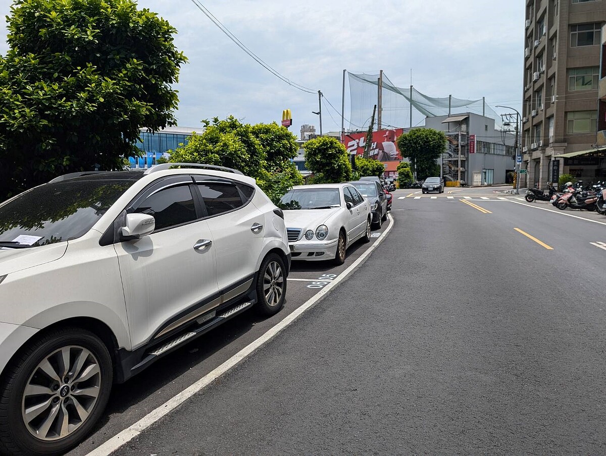 三峽、汐止、泰山、新莊免費私人車位沒了! 新北6/1起「這些路段」新增140格路邊停車格 新莊區福營路。圖/新北交通局提供