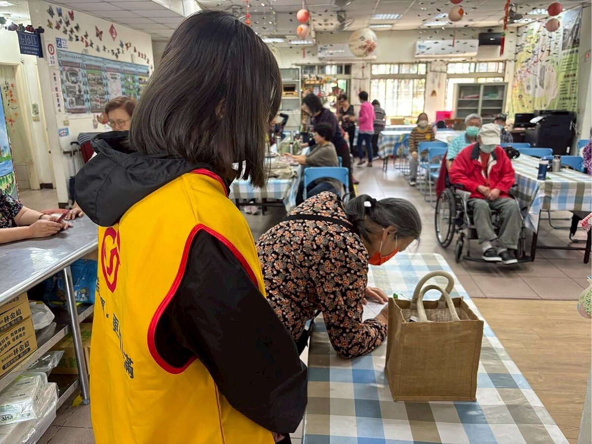 頂新里銀髮族健康操