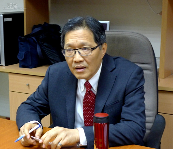 新任營建署長丁育群說,解決年輕人的居住問題與防災型都更,是今年重要工作。(好房News記者馮牧群拍攝)