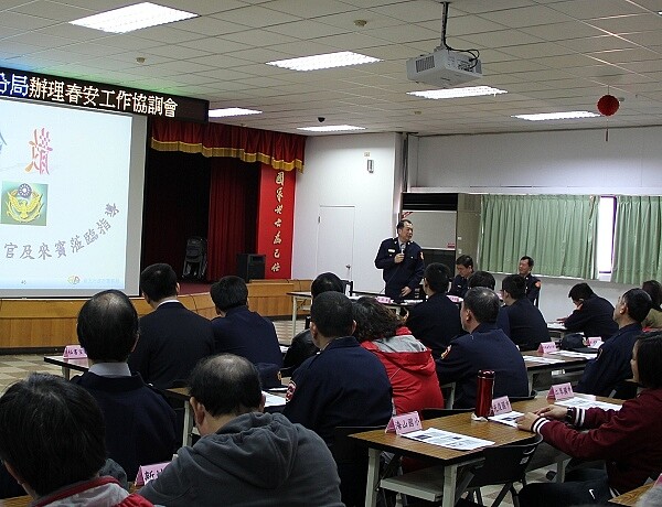 「春安工作」啟動,朱立倫慰勞執勤警消。