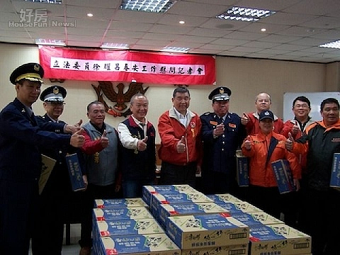 春安工作起跑,苗縣立委為員警、協勤民力加油打氣。