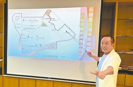 曾參選台南市長並大力主張開發南山公墓的伍彩集團總經理林義豐26日認為,應立即啟動南山公墓整體開發,規畫類西班牙瘋狂星期五狂歡活動。(洪榮志攝)